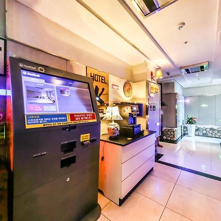 Gimhae Business Hotel K Екстериор снимка