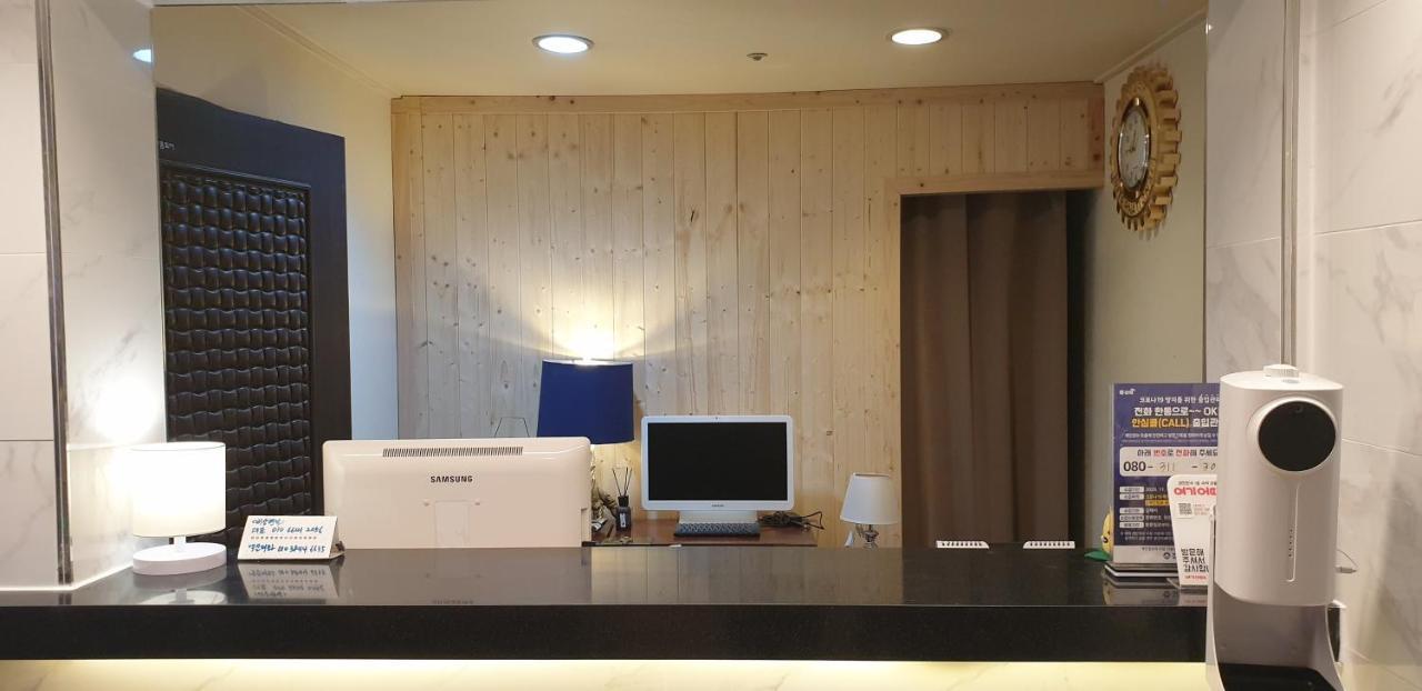 Gimhae Business Hotel K Екстериор снимка