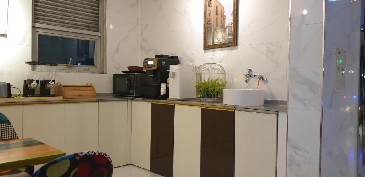 Gimhae Business Hotel K Екстериор снимка