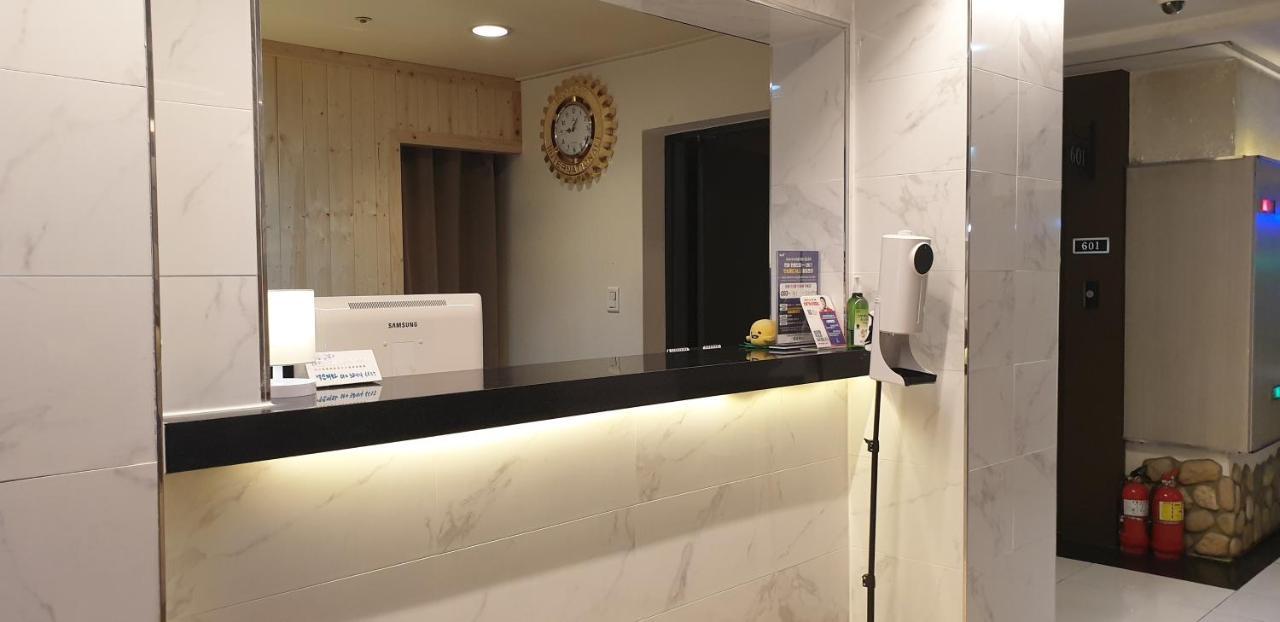 Gimhae Business Hotel K Екстериор снимка