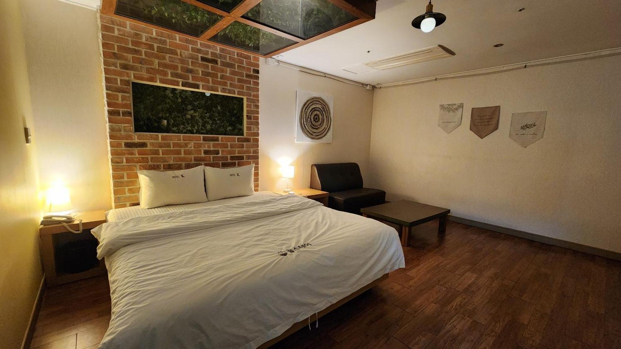 Gimhae Business Hotel K Екстериор снимка