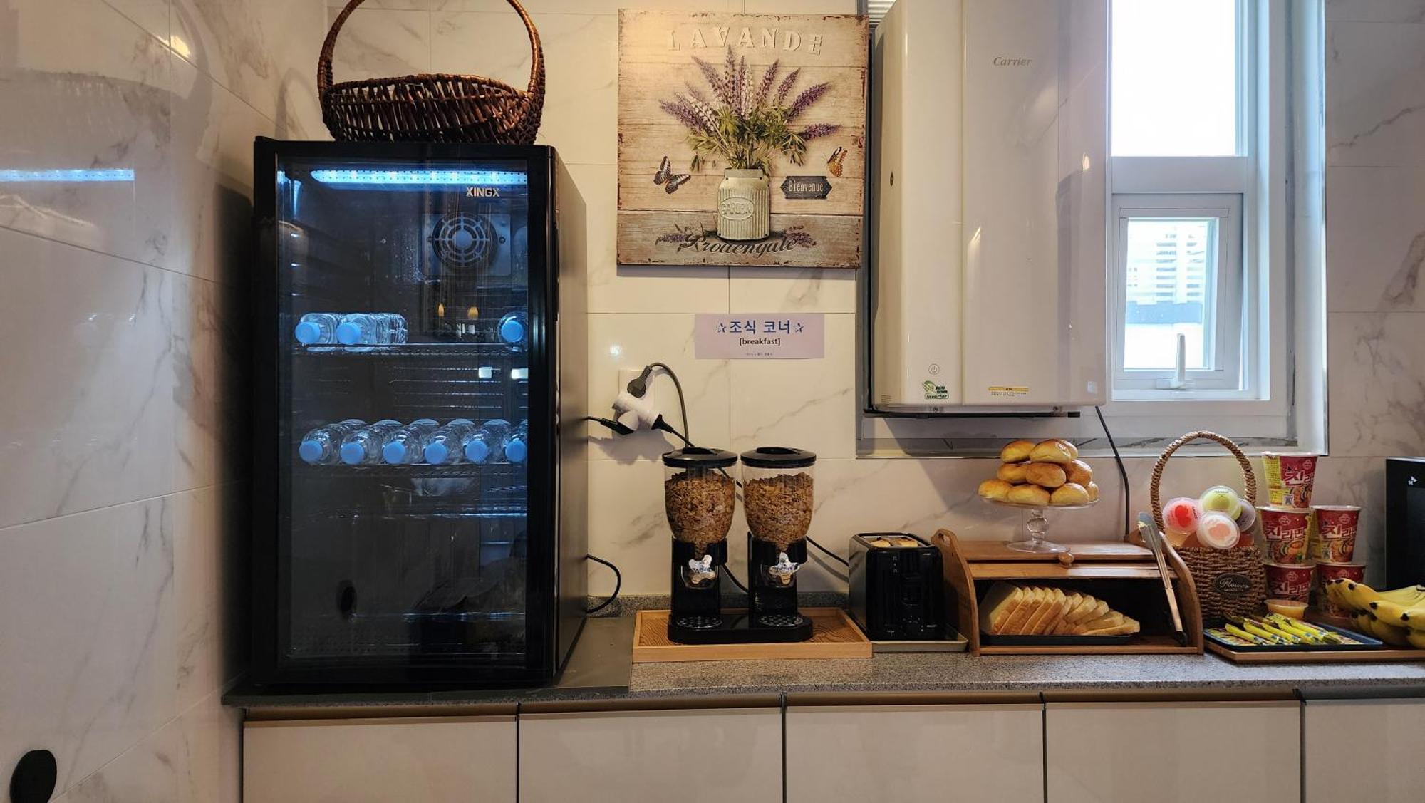 Gimhae Business Hotel K Екстериор снимка