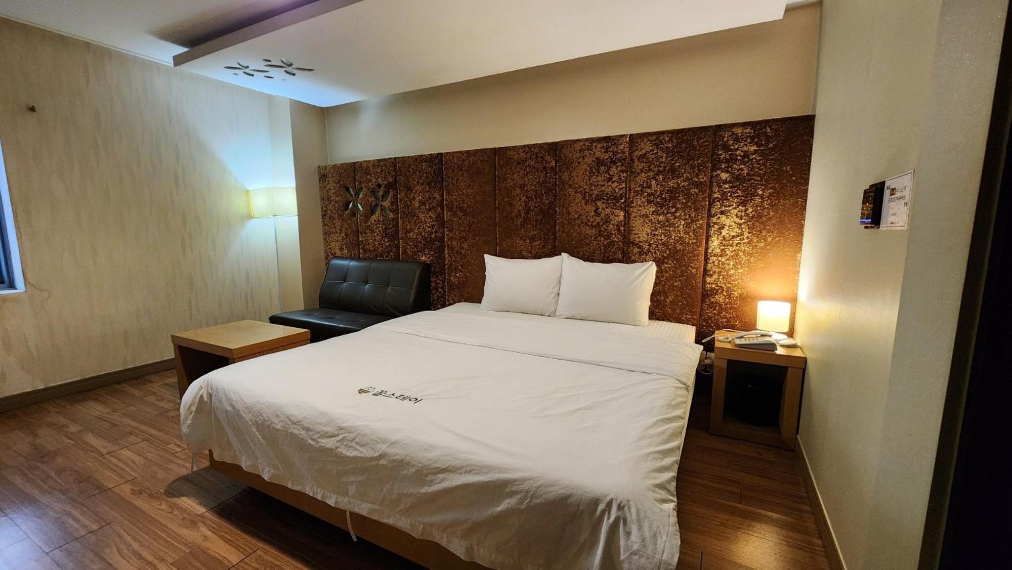 Gimhae Business Hotel K Екстериор снимка