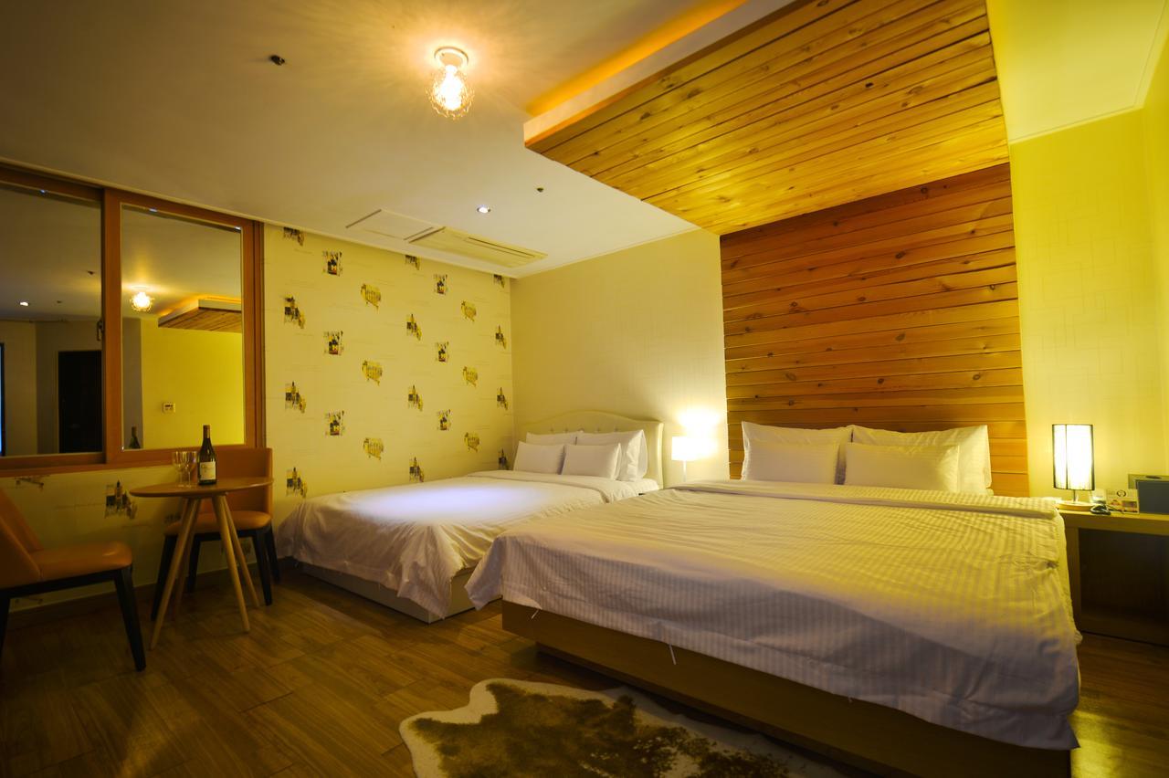 Gimhae Business Hotel K Екстериор снимка