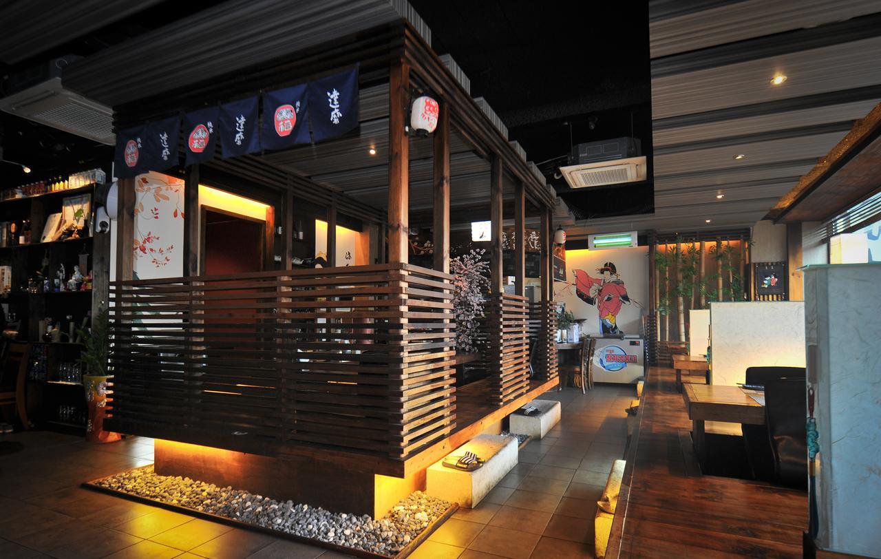 Gimhae Business Hotel K Екстериор снимка