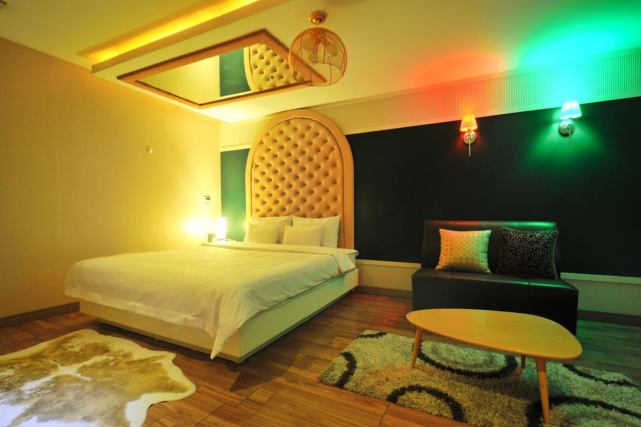 Gimhae Business Hotel K Екстериор снимка
