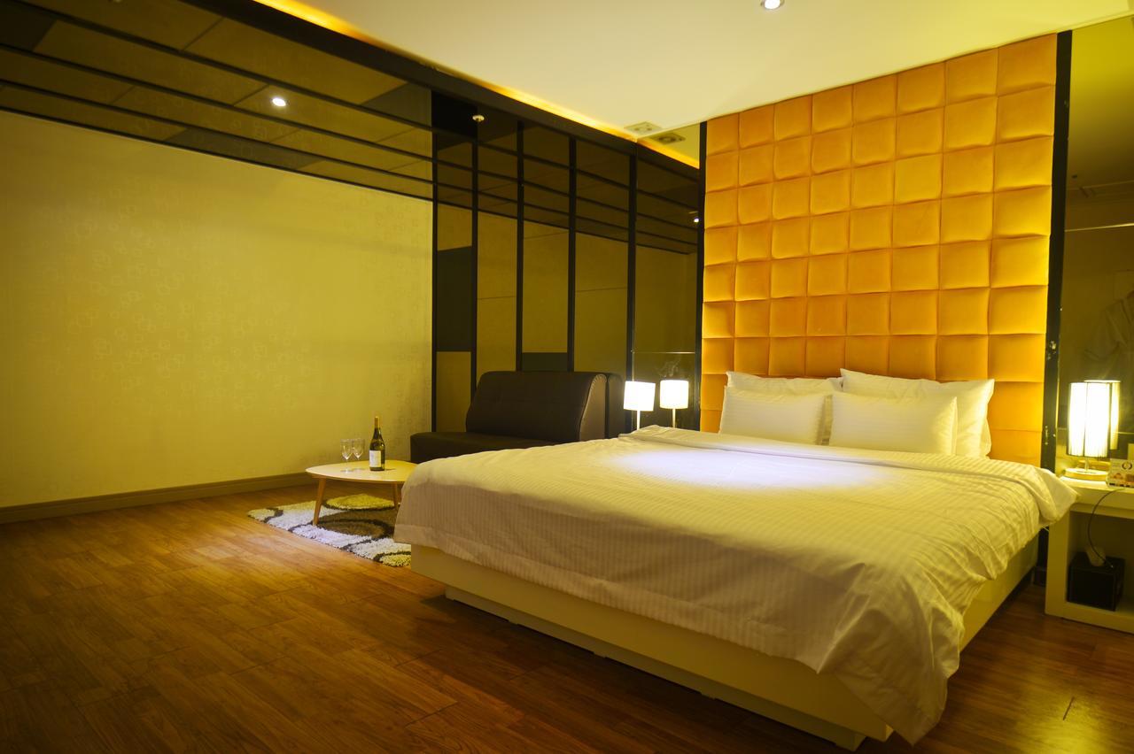 Gimhae Business Hotel K Екстериор снимка