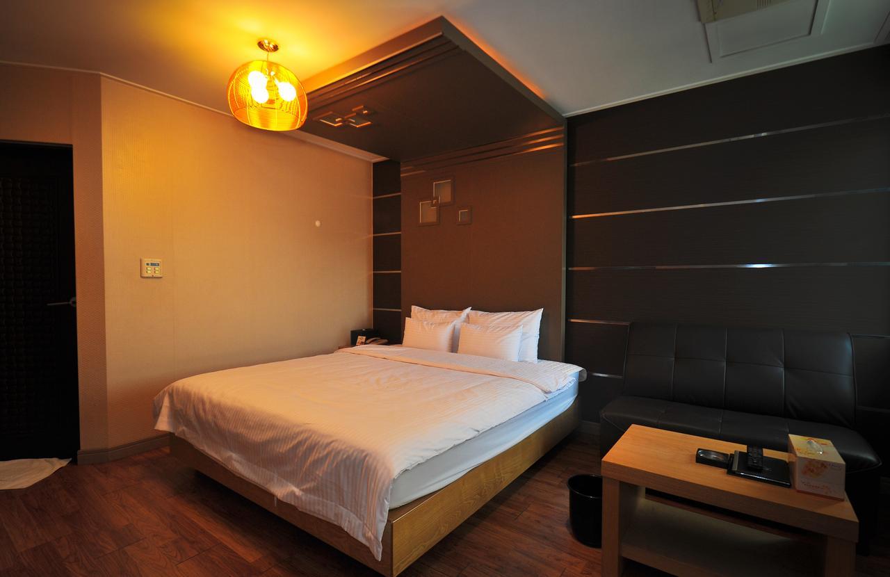 Gimhae Business Hotel K Екстериор снимка