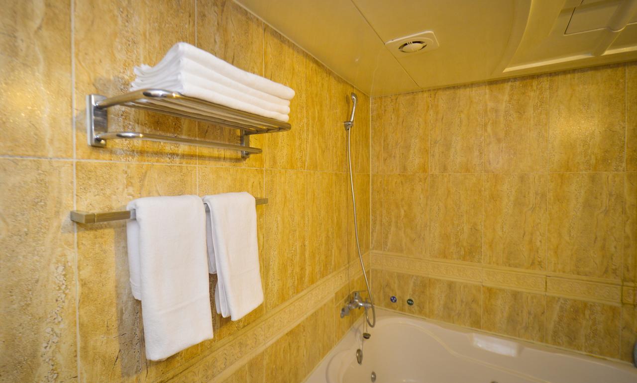 Gimhae Business Hotel K Екстериор снимка