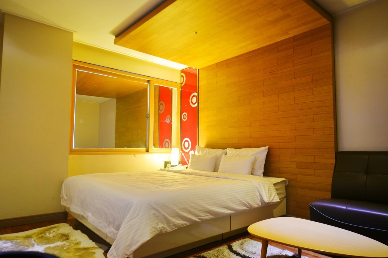 Gimhae Business Hotel K Екстериор снимка
