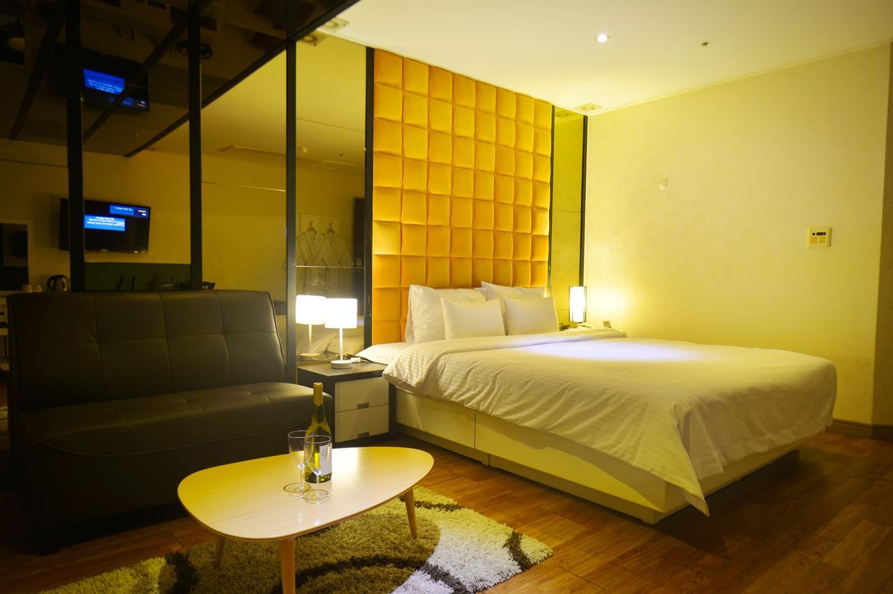 Gimhae Business Hotel K Екстериор снимка