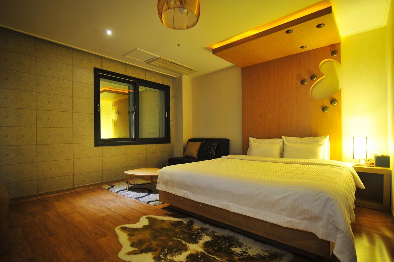 Gimhae Business Hotel K Екстериор снимка
