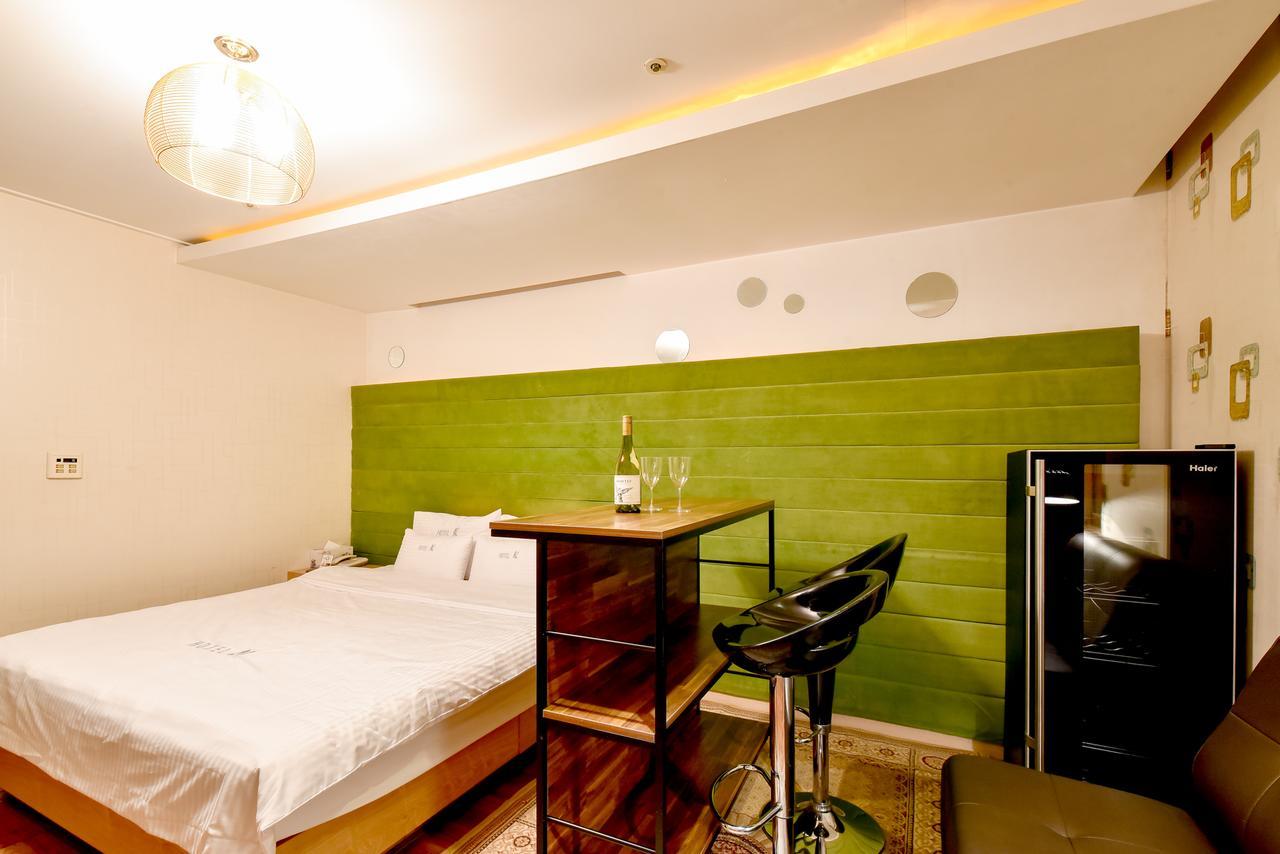 Gimhae Business Hotel K Екстериор снимка