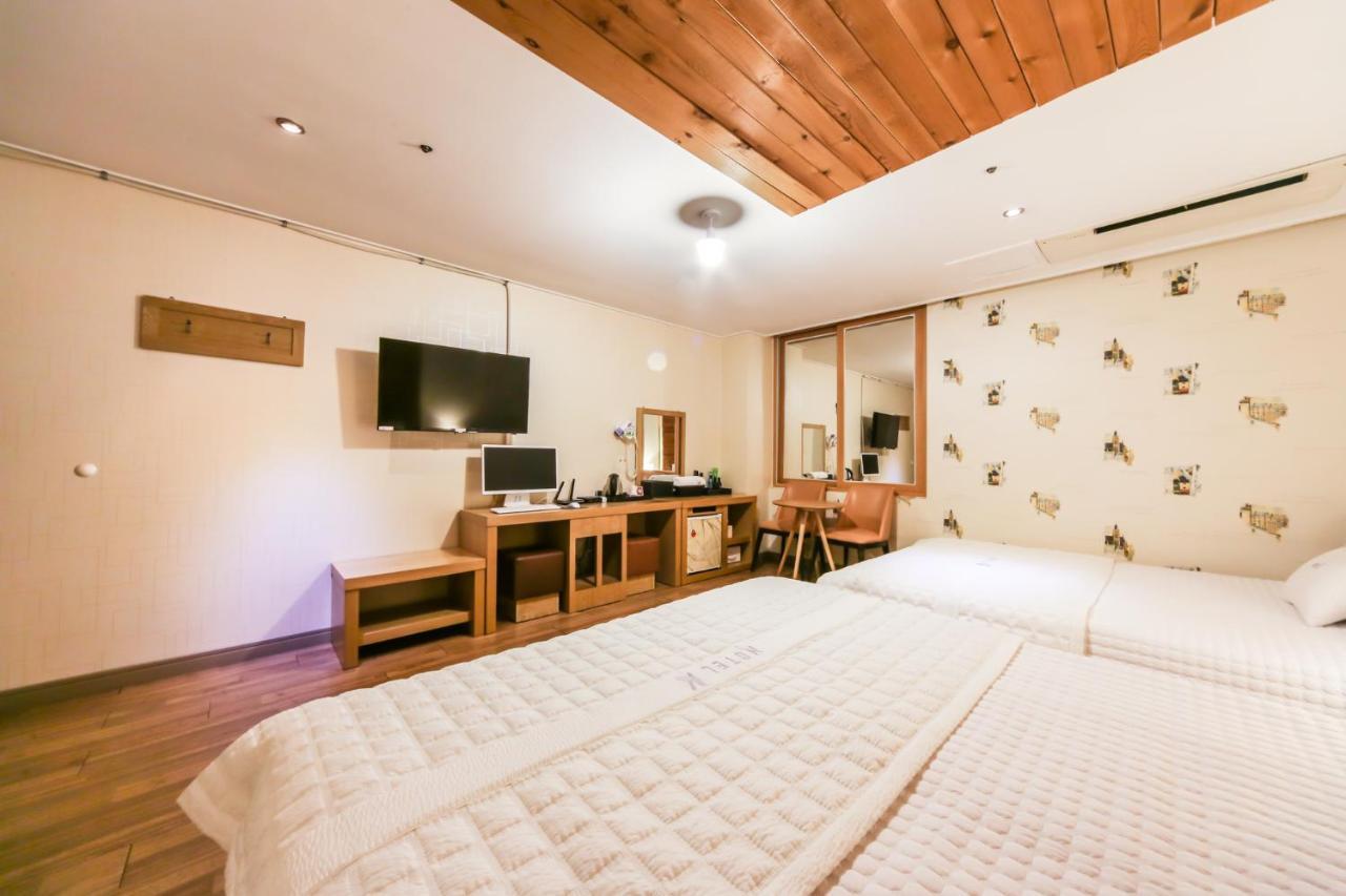 Gimhae Business Hotel K Екстериор снимка